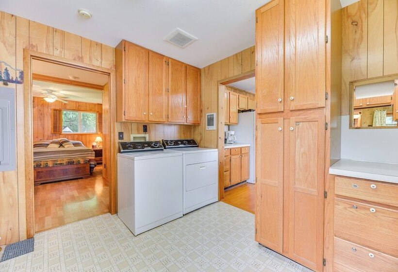 Waterfront Grapeview Escape W/ Boat Dock & Views!