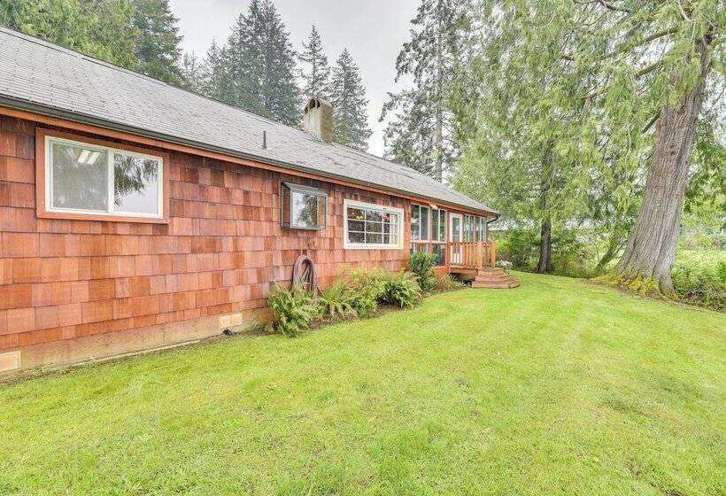 Waterfront Grapeview Escape W/ Boat Dock & Views!