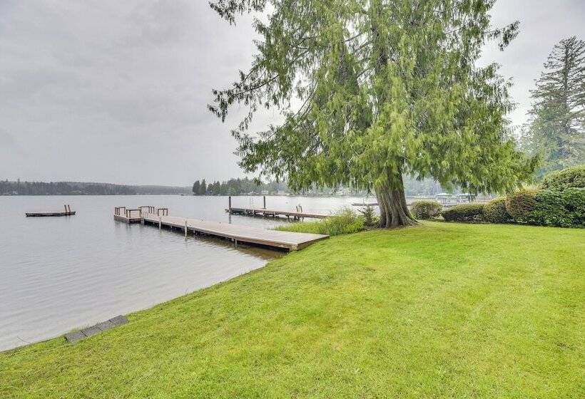 Waterfront Grapeview Escape W/ Boat Dock & Views!