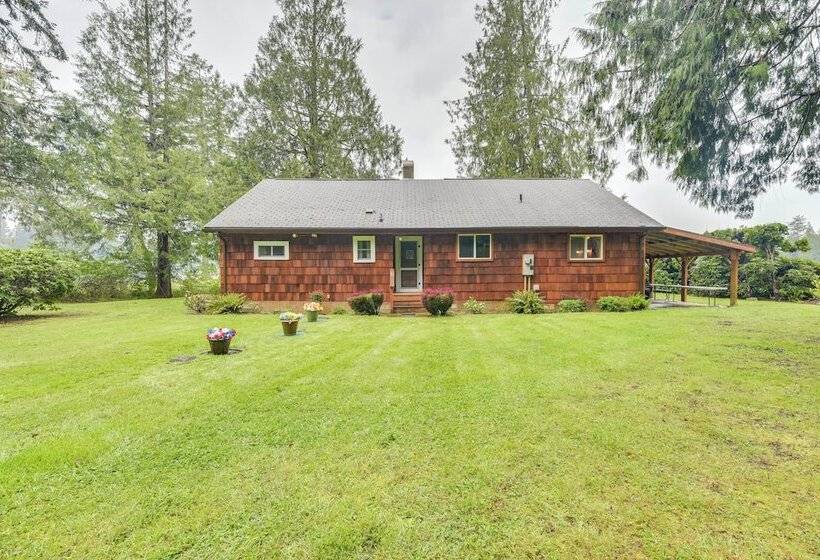 Waterfront Grapeview Escape W/ Boat Dock & Views!