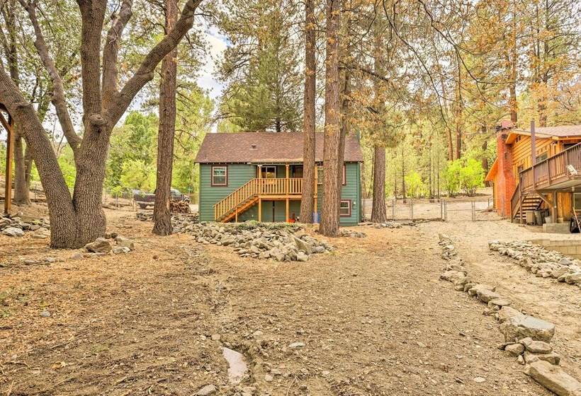 Wrightwood Cabin W/ Cozy Interior!