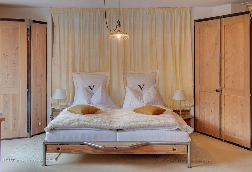 Backstage Hotel Serviced Apartments