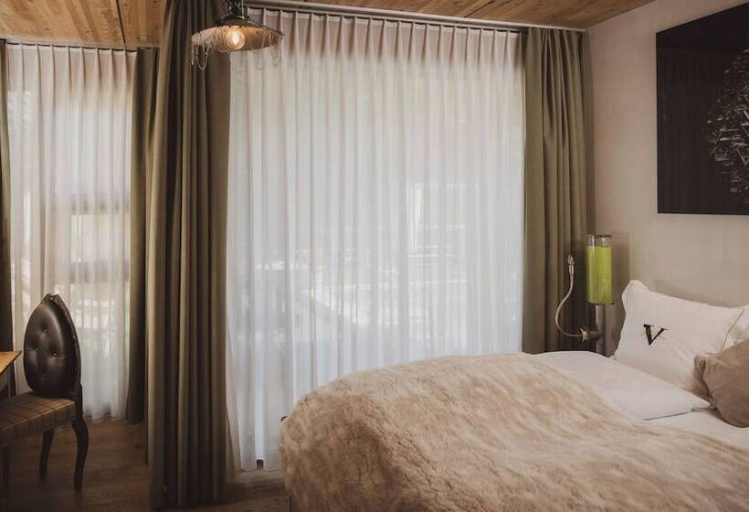 Backstage Hotel Serviced Apartments