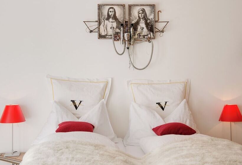 Backstage Hotel Serviced Apartments