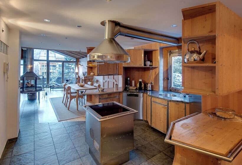 Backstage Hotel Serviced Apartments