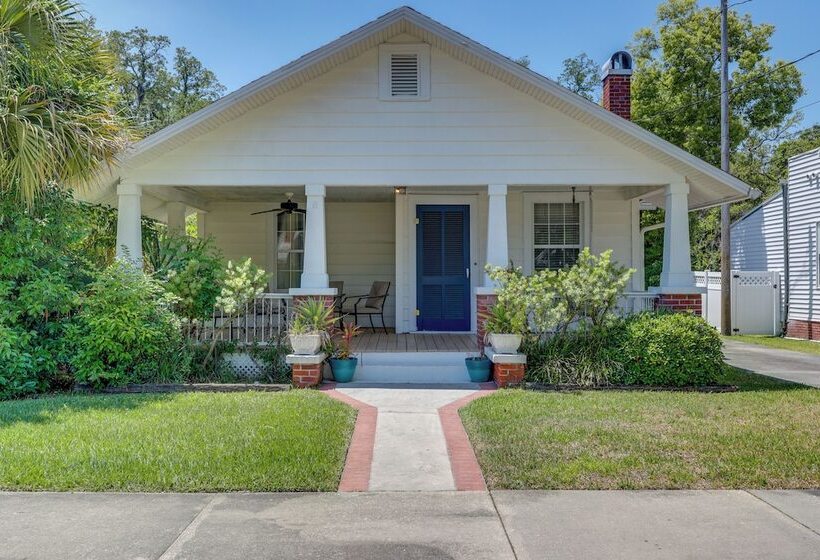 Beautiful Jacksonville Home: Walkable Location!