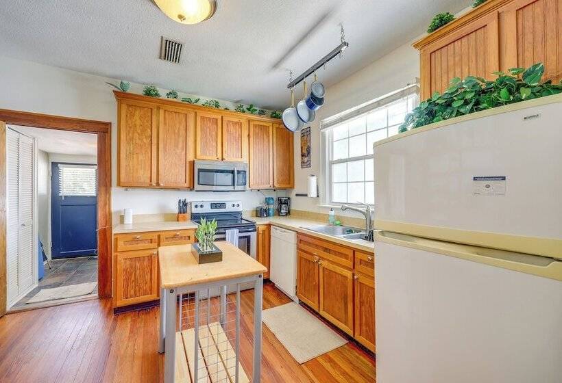 Beautiful Jacksonville Home: Walkable Location!