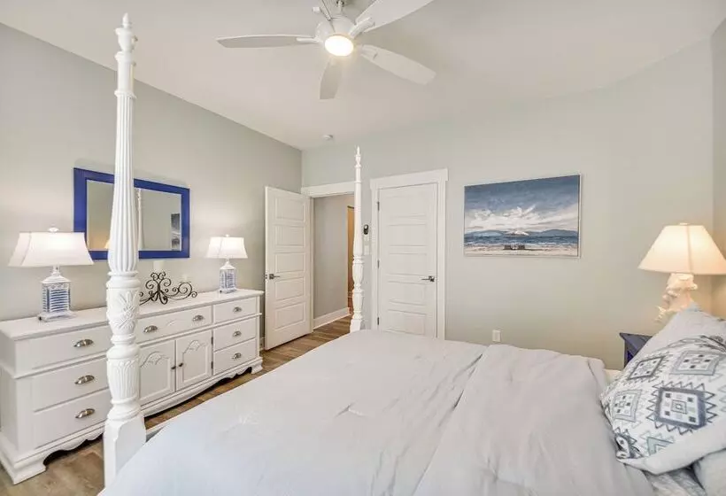 Cape Charles Home: Private Pier & Beach Front Deck