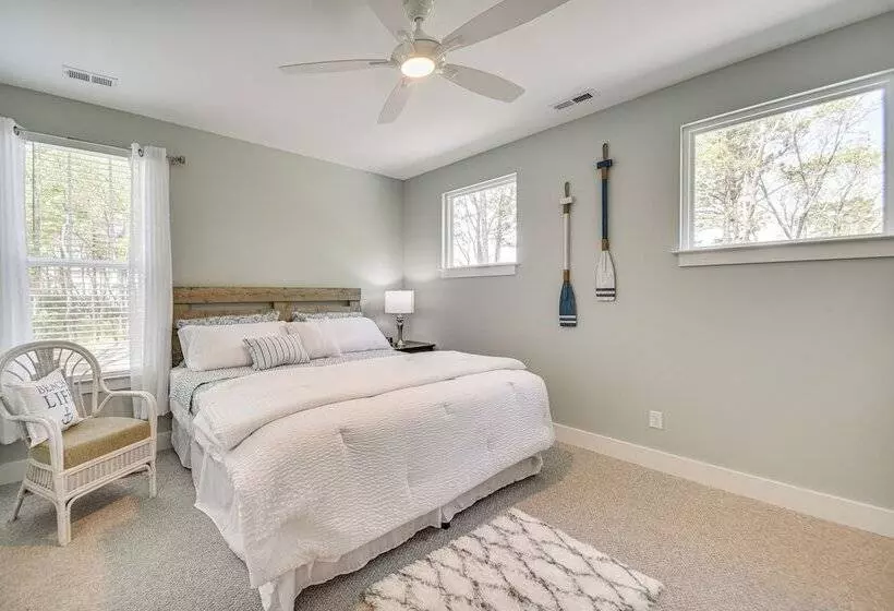 Cape Charles Home: Private Pier & Beach Front Deck