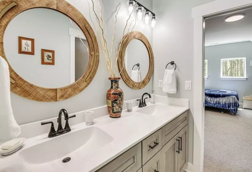 Cape Charles Home: Private Pier & Beach Front Deck