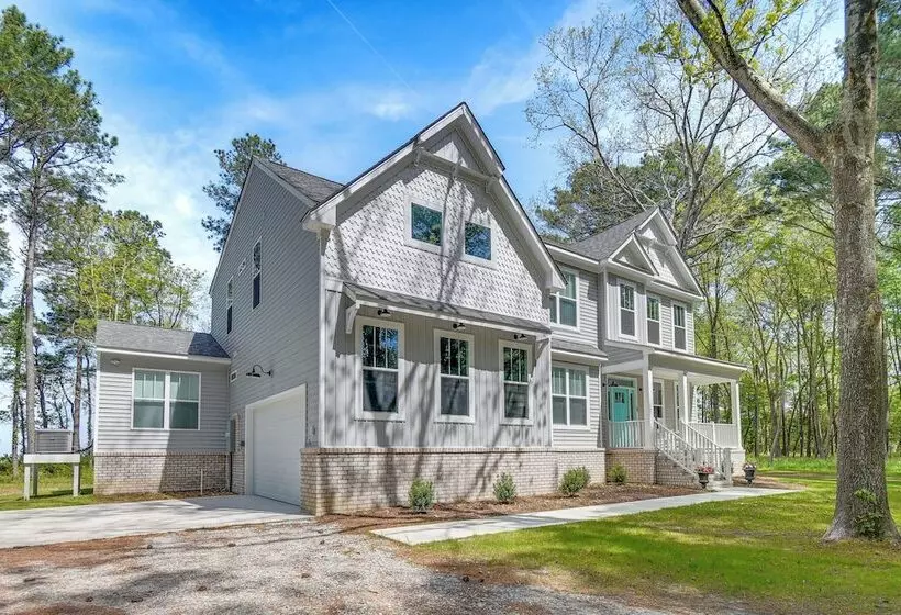 Cape Charles Home: Private Pier & Beach Front Deck