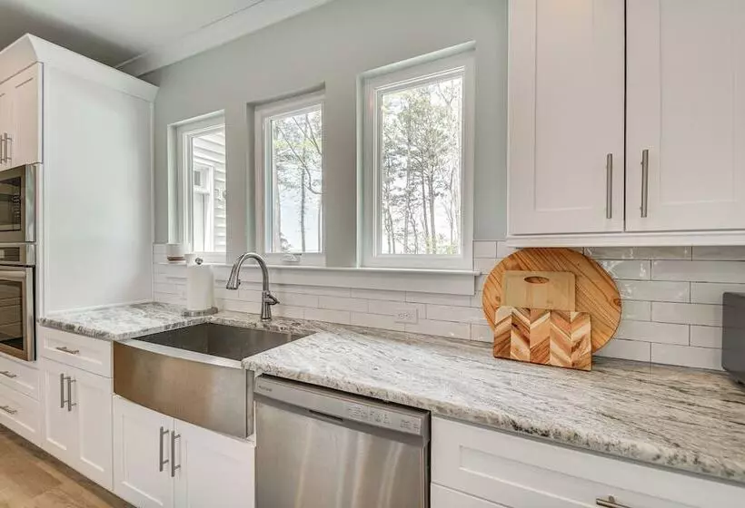 Cape Charles Home: Private Pier & Beach Front Deck