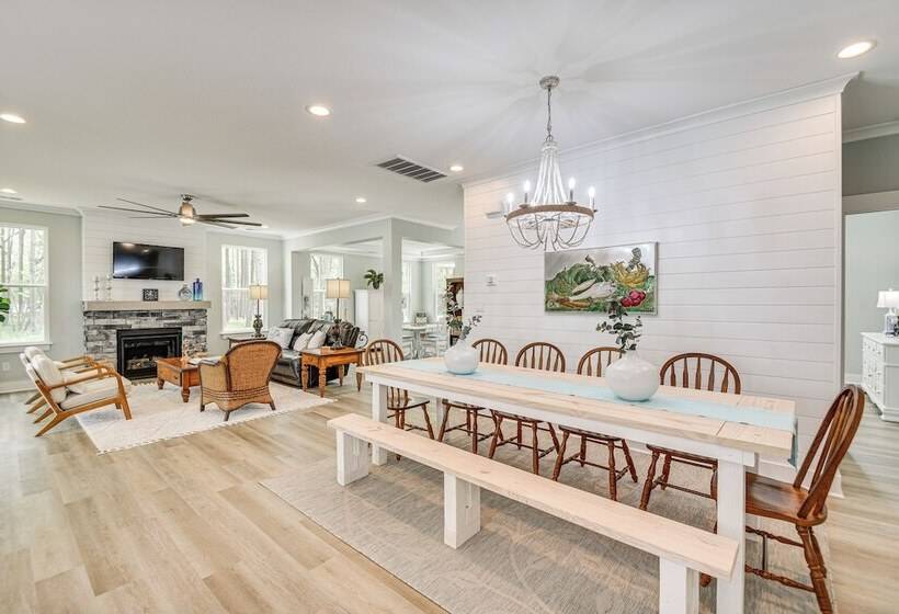 Cape Charles Home: Private Pier & Beach Front Deck