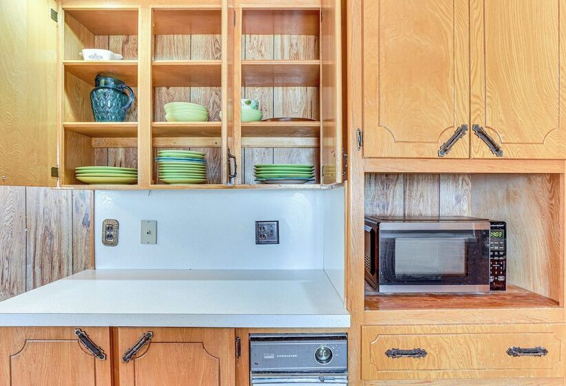 Cozy Oklahoma Family Home W/ Private Yard & Grill