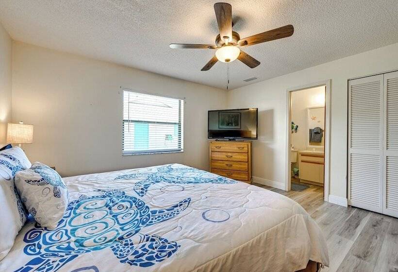 Englewood Home W/ Saltwater Pool: 6 Mi To Beach!