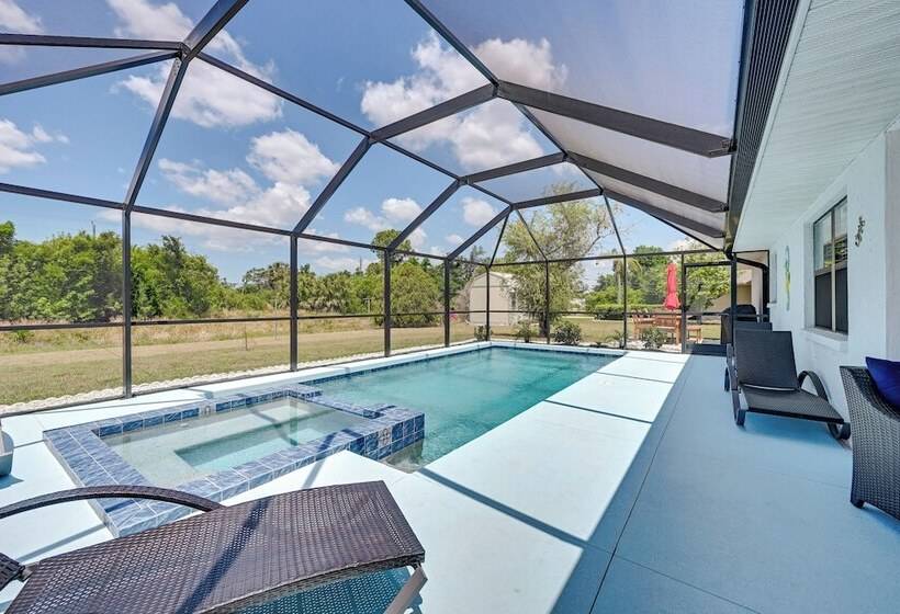 Englewood Home W/ Saltwater Pool: 6 Mi To Beach!