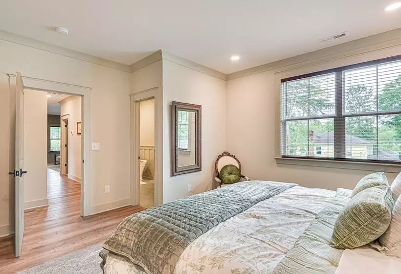 Idyllic Belmont Home < 1 Mi To Historic District!