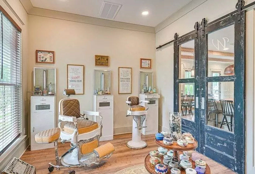 Idyllic Belmont Home < 1 Mi To Historic District!