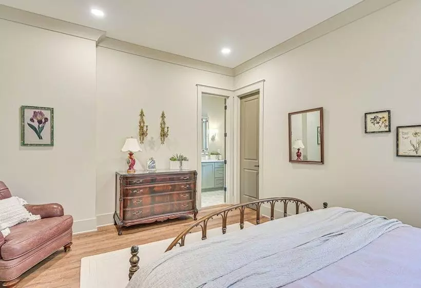 Idyllic Belmont Home < 1 Mi To Historic District!