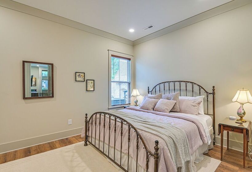 Idyllic Belmont Home < 1 Mi To Historic District!