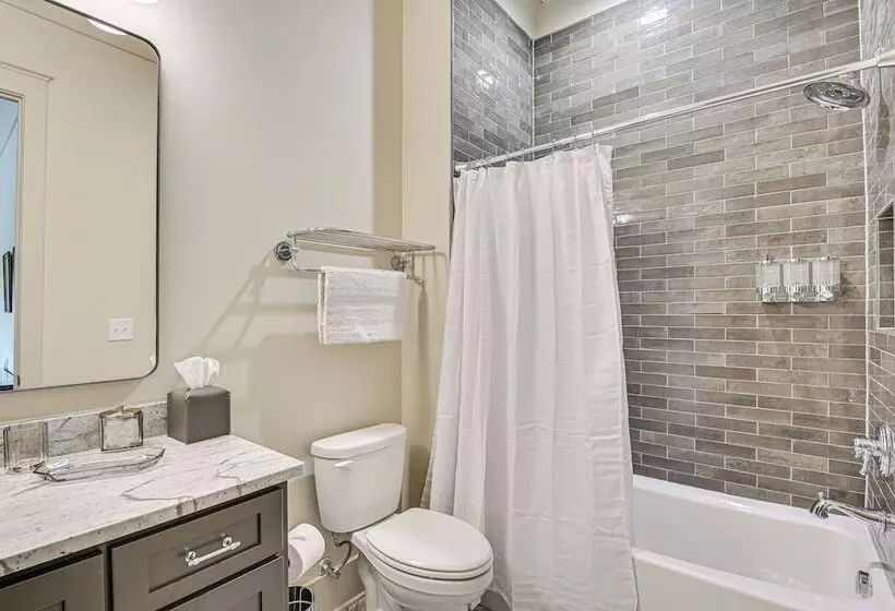 Idyllic Belmont Home < 1 Mi To Historic District!