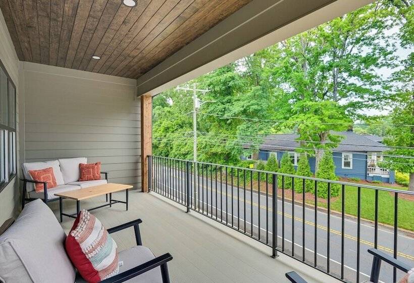 Idyllic Belmont Home < 1 Mi To Historic District!