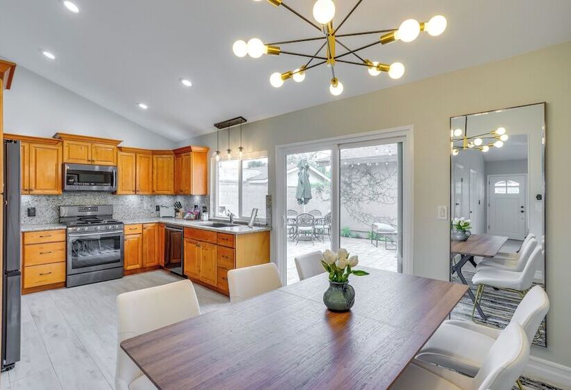 Idyllic Tustin Home W/ Private Patio & Grill