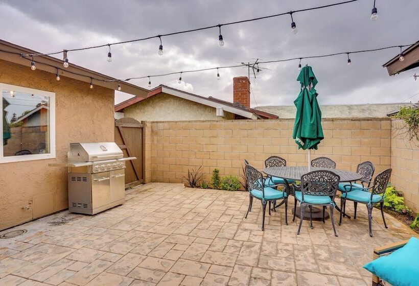 Idyllic Tustin Home W/ Private Patio & Grill