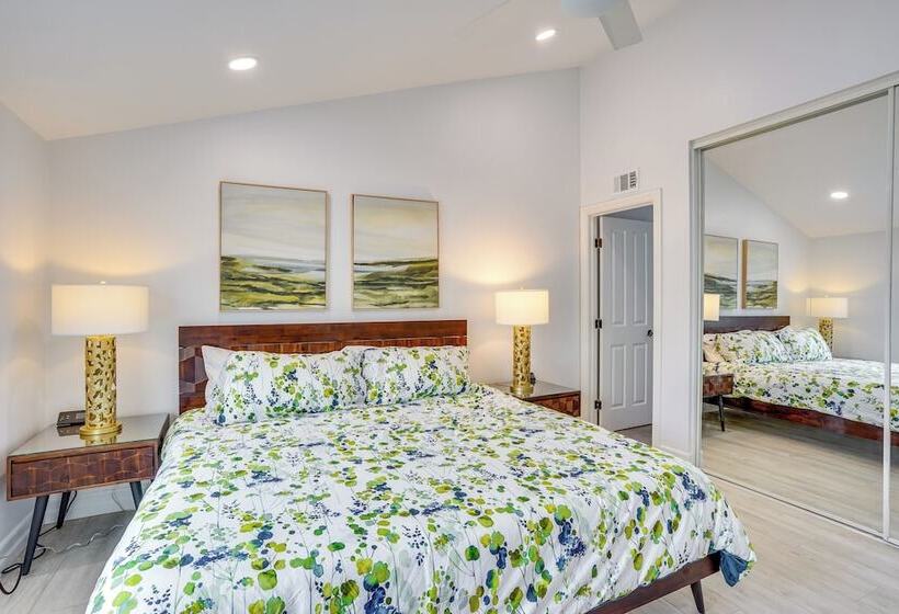 Idyllic Tustin Home W/ Private Patio & Grill