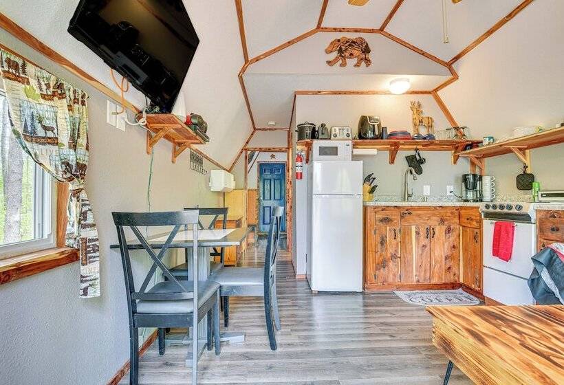 Inviting Des Arc Cabin W/ Fire Pit + Deck!