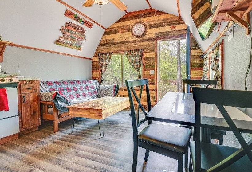 Inviting Des Arc Cabin W/ Fire Pit + Deck!