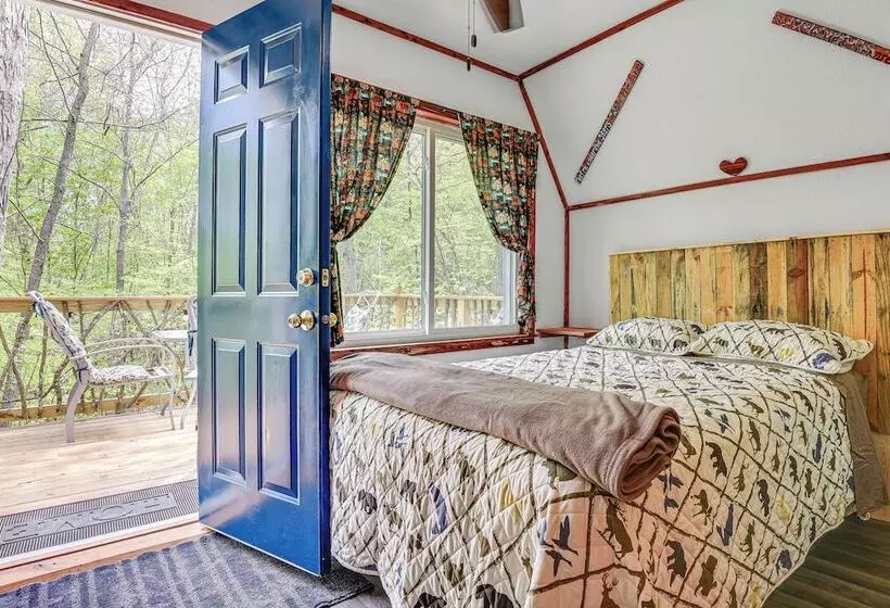 Inviting Des Arc Cabin W/ Fire Pit + Deck!