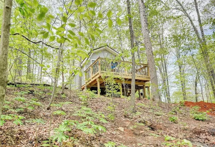Inviting Des Arc Cabin W/ Fire Pit + Deck!