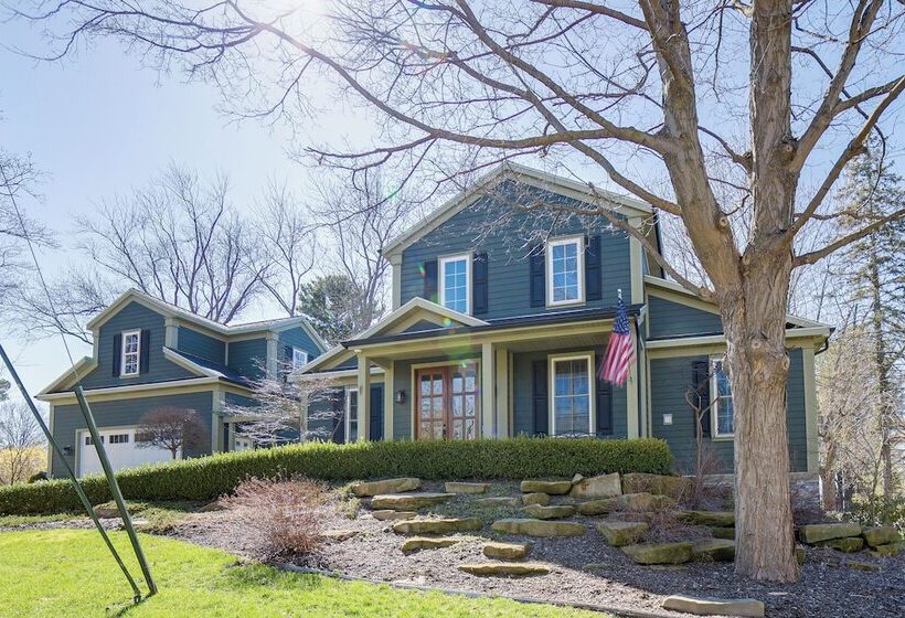 Downtown Douglas Home W/ Kayaks Near Oval Beach