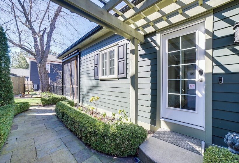 Downtown Douglas Home W/ Kayaks Near Oval Beach