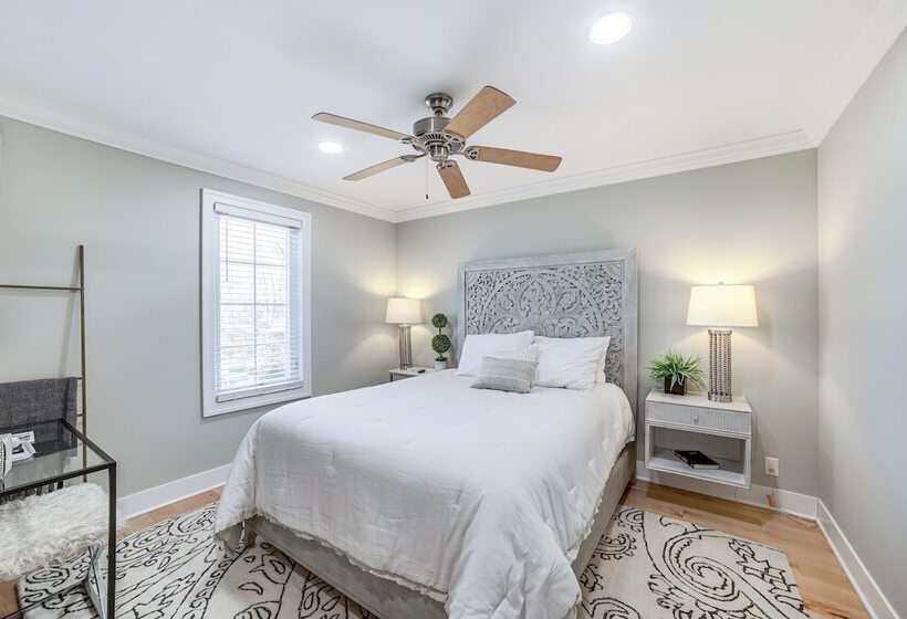 Downtown Douglas Home W/ Kayaks Near Oval Beach