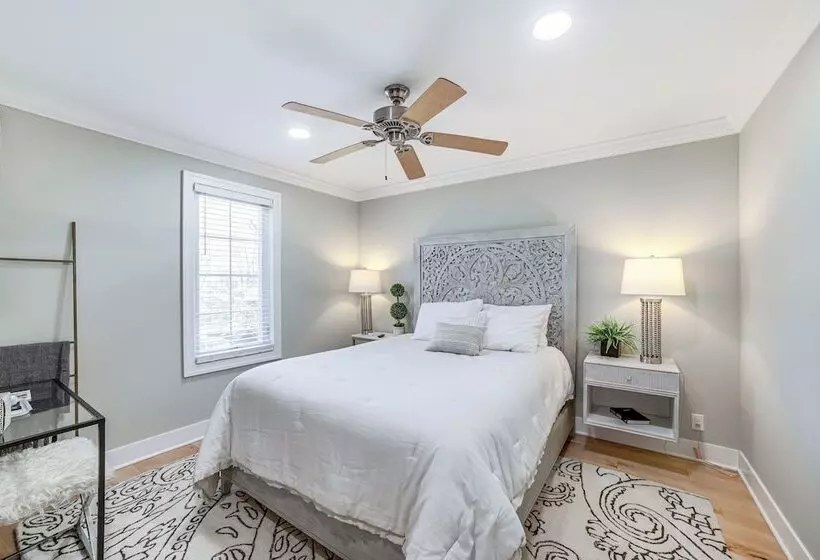 Downtown Douglas Home W/ Kayaks Near Oval Beach