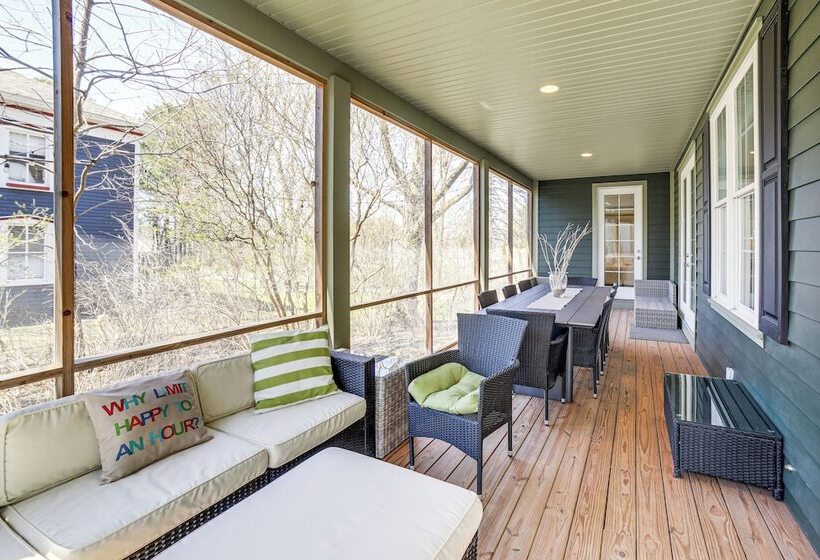 Downtown Douglas Home W/ Kayaks Near Oval Beach