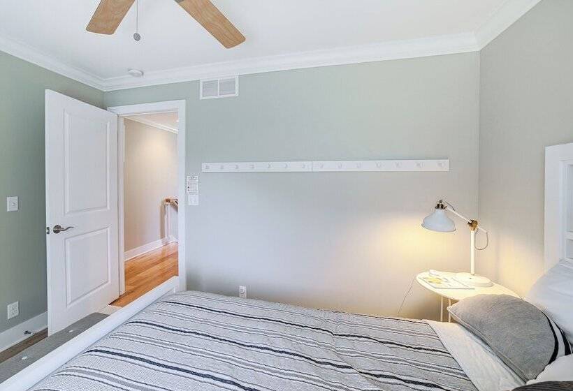 Downtown Douglas Home W/ Kayaks Near Oval Beach