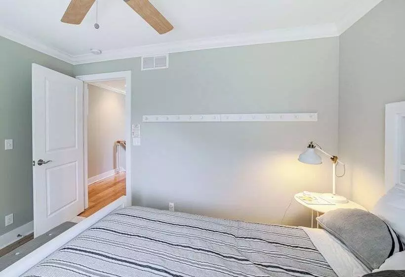 Downtown Douglas Home W/ Kayaks Near Oval Beach