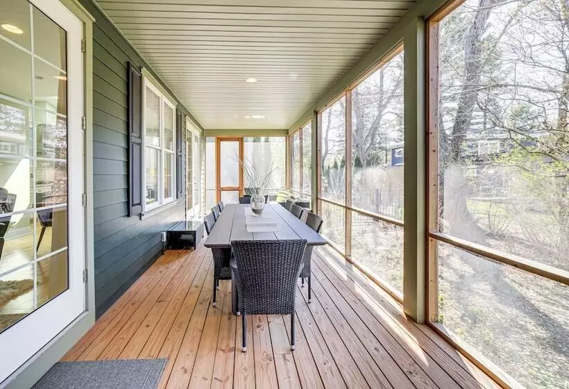 Downtown Douglas Home W/ Kayaks Near Oval Beach