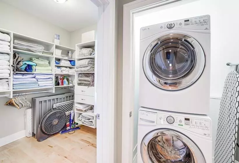 Downtown Douglas Home W/ Kayaks Near Oval Beach