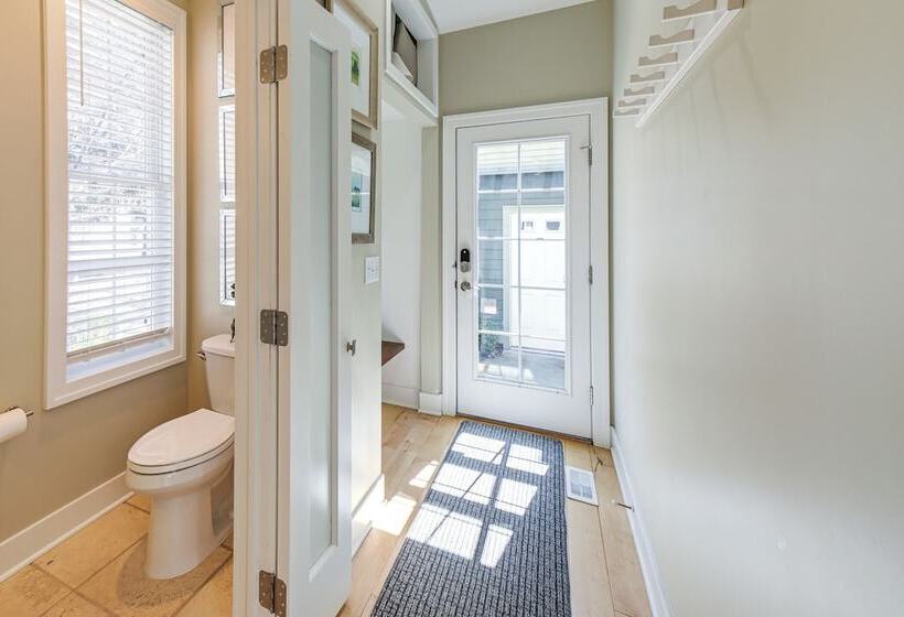 Downtown Douglas Home W/ Kayaks Near Oval Beach