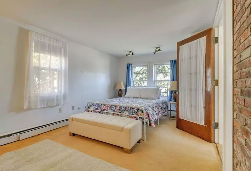 Lakefront Maine House ~ 4 Mi To Colby College