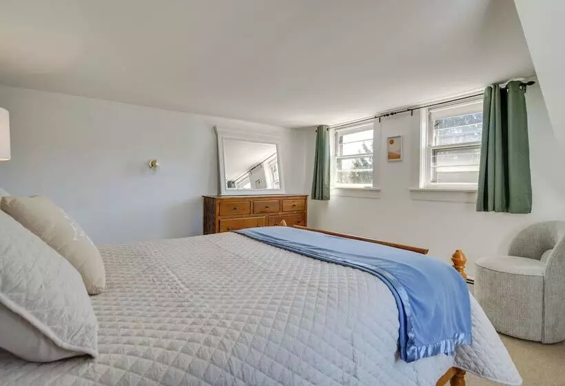 Lakefront Maine House ~ 4 Mi To Colby College