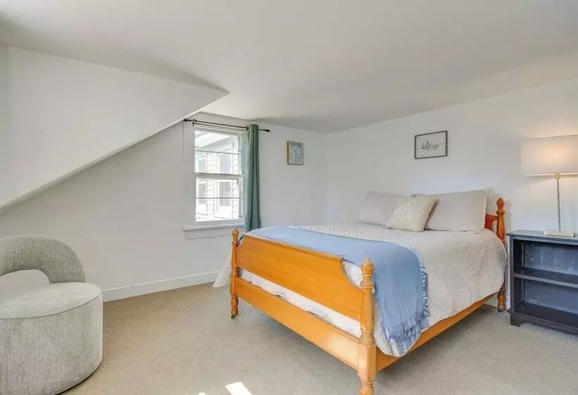 Lakefront Maine House ~ 4 Mi To Colby College