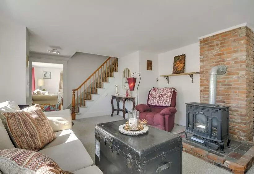 Lakefront Maine House ~ 4 Mi To Colby College