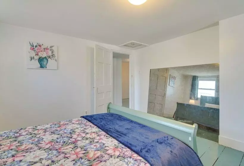 Lakefront Maine House ~ 4 Mi To Colby College