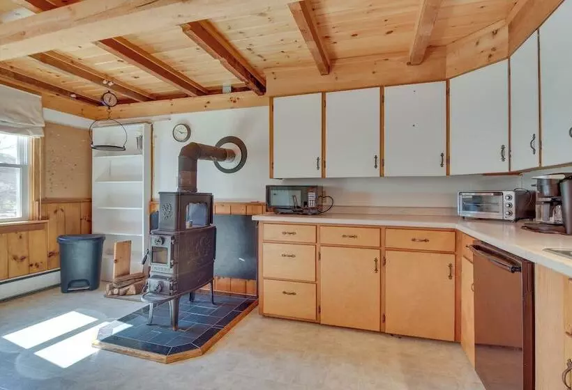 Lakefront Maine House ~ 4 Mi To Colby College