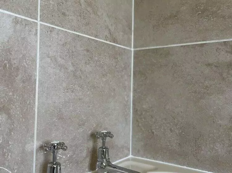 Lovely 2 Bed Cottage In St Brides, Pembrokeshire